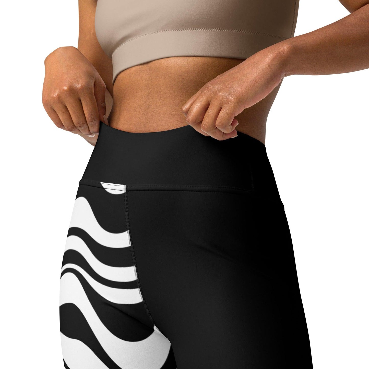 ENERGY WAVES black - Yoga Leggings - SHALMIAK