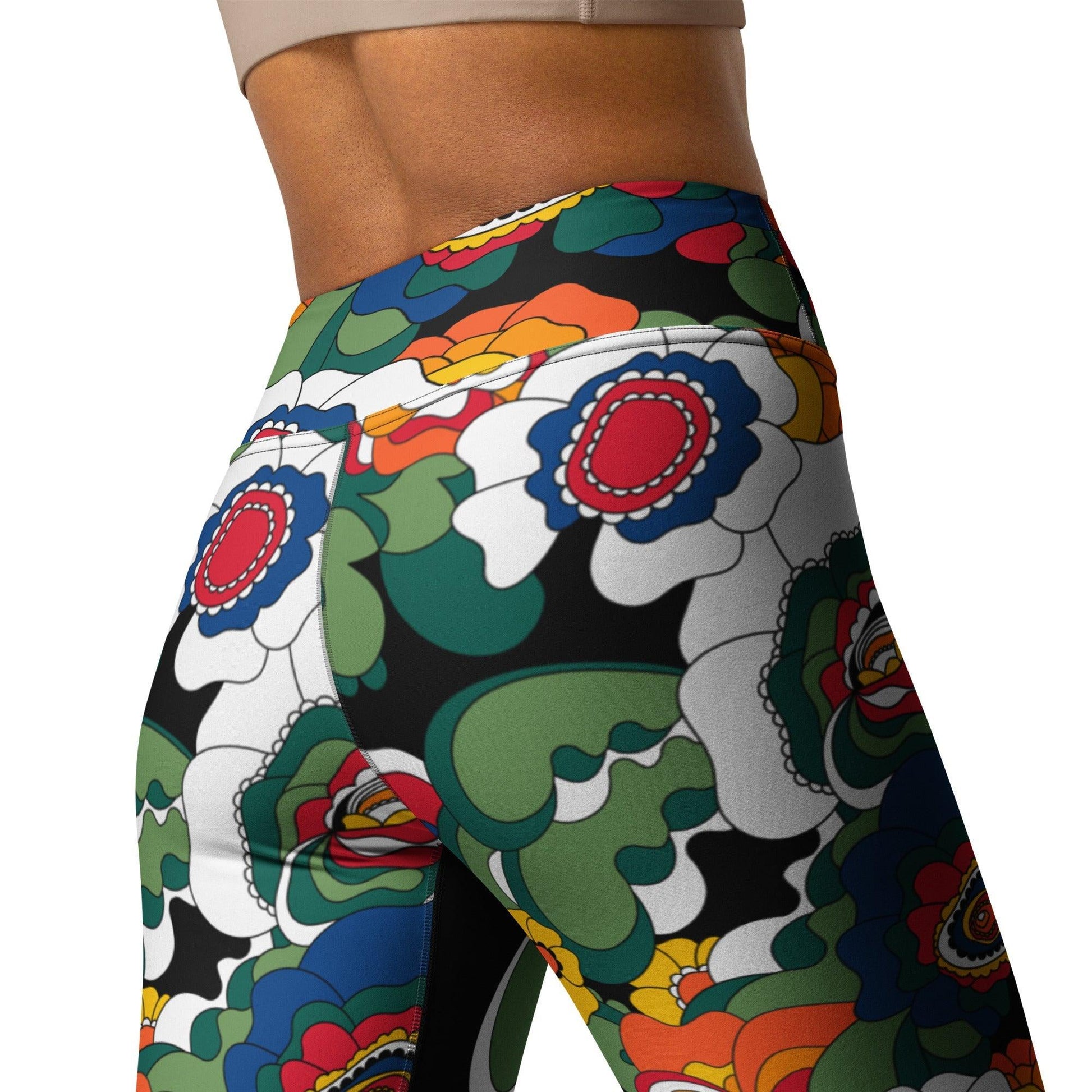 GROOVY KURBITS black - Yoga Leggings - SHALMIAK