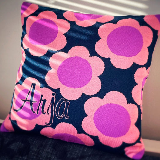 Personalized knitted pillowcase with flowers