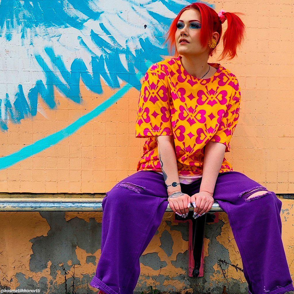 LOVE BUTTERFLY yellow pink - Organic Cotton T-Shirt - SHALMIAK