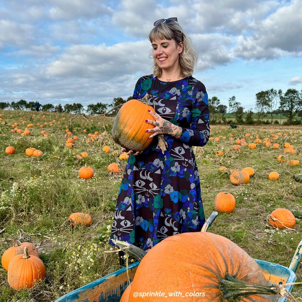 MAGICAT mystic - Midi Dress With Pockets - SHALMIAK