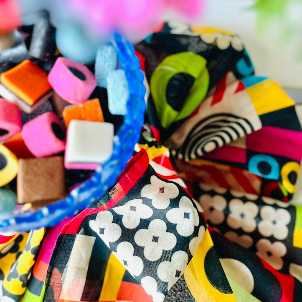 Scarf - CANDYBOX - Bold candy shapes print